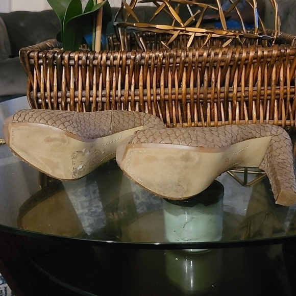 House of Harlow 1960 Pearl peep toe heels - Picture 7 of 13